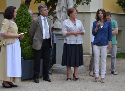 Ines Eschler, Leiterin des Barockschlosses Rammenau, Landrat Michael Harig, Maria Michalk MdB und Patricia Wissel MdL (v.l.n.r.) bei der Erffnung der Internationalen Oberlausitzer Leinentage